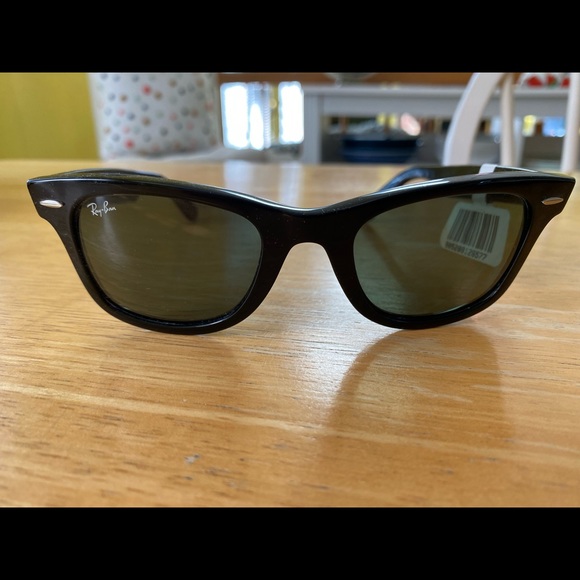 Ray-Ban Sunglasses - NEW W TAG - Picture 1 of 7
